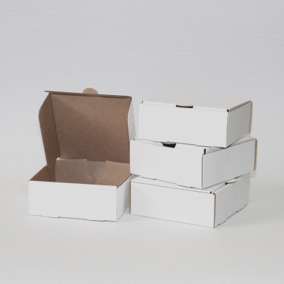 Коробка самосборная гофро (10х10х4 см) цвет белый